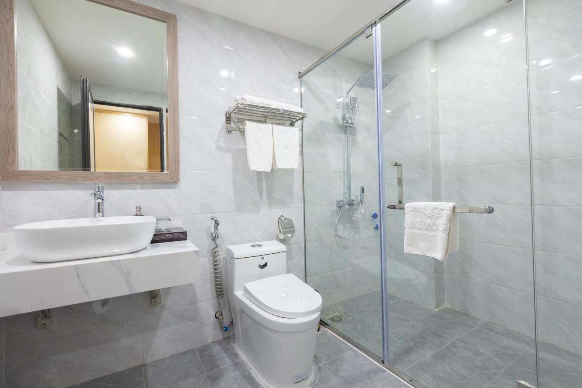 Sunshine Hotel Mong Cai Buitenkant foto